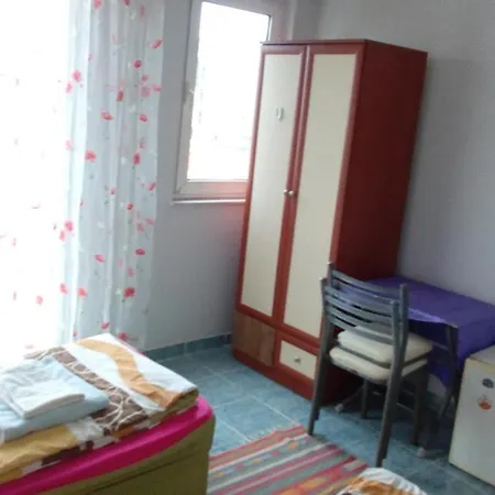 White Cat Sevgi Hotell 2*