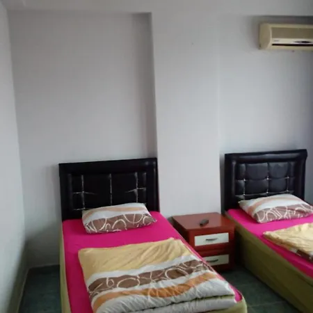 White Cat Sevgi Hotell 2*